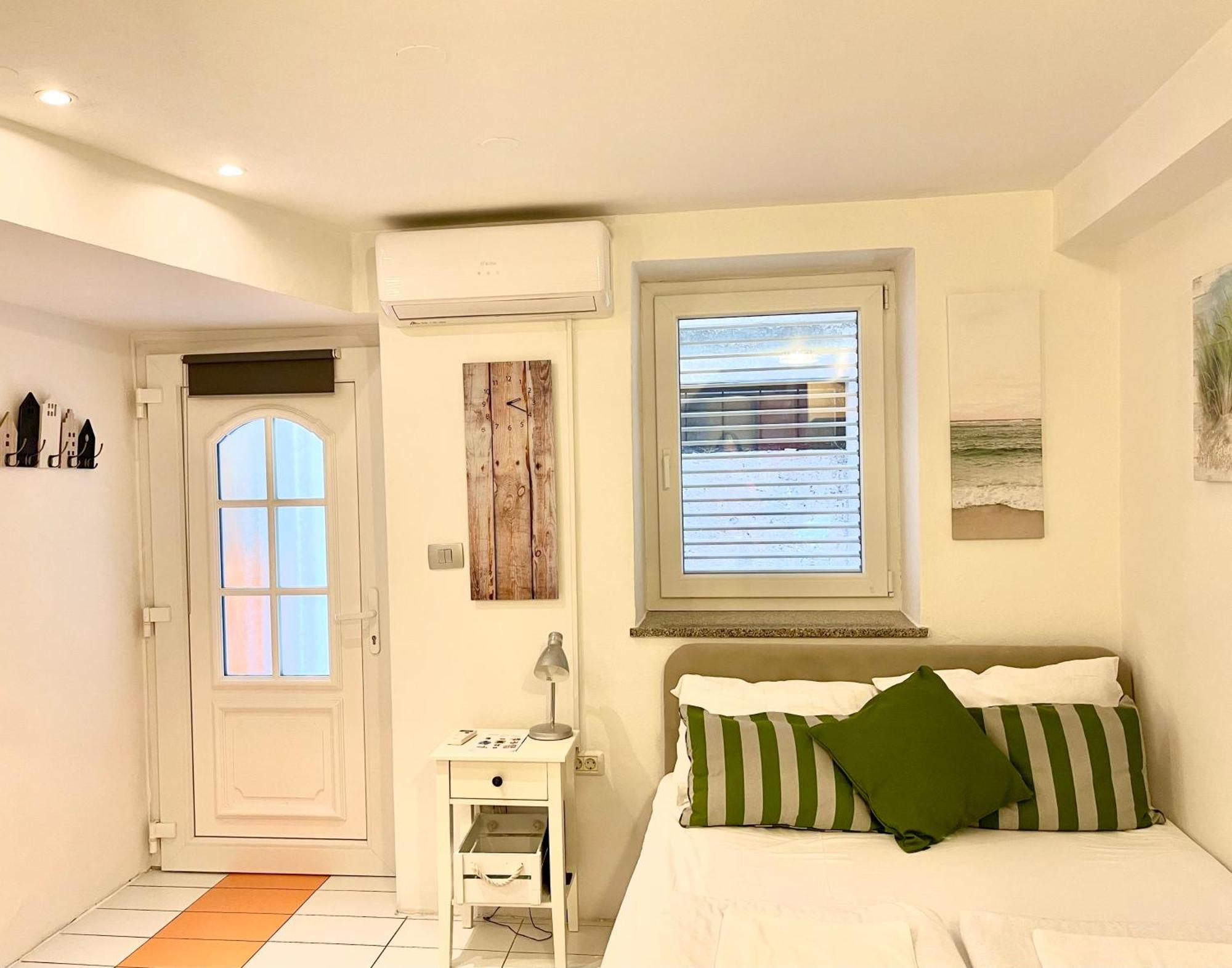 Ferienwohnung Devi-Piran Exterior foto